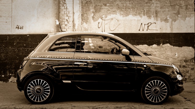 Nem éppen friss jószág, de még mindig nagyon szerethető és kedves a Fiat 500