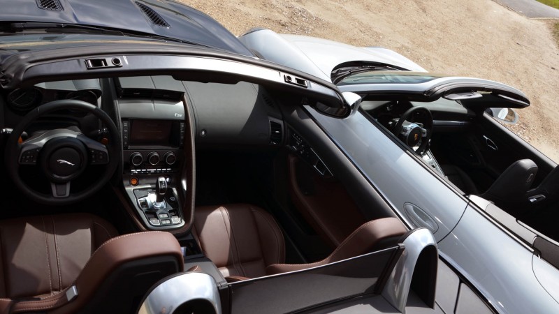 Belül is két különböző világ