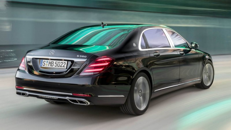 Befelé dőlhet a kanyarokban