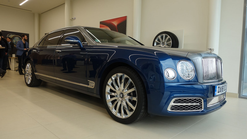 A Mulsanne LWB a Bentley csúcsmodellje; végtelenül elegáns és méltóságteljes – galéria