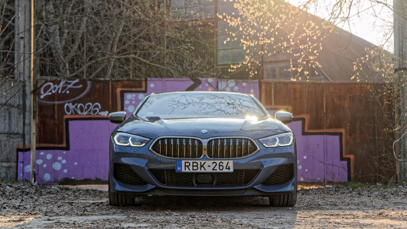 Felfalja az utat - galéria