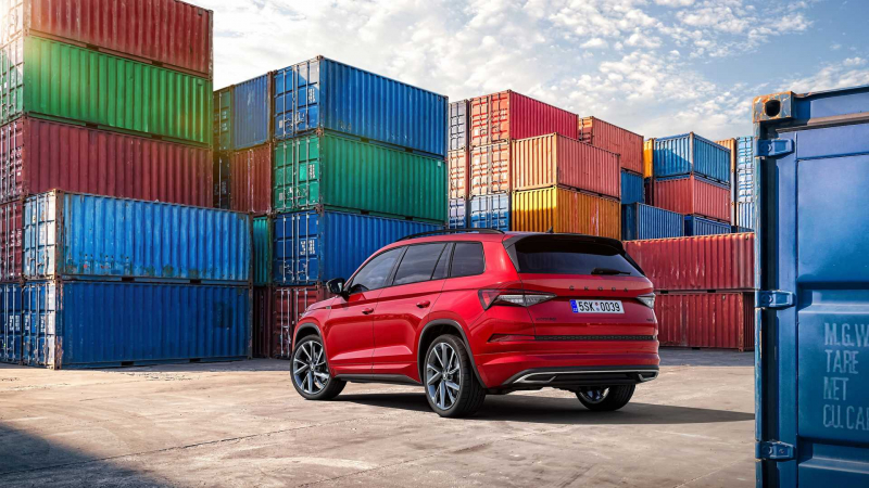 ... akár hátulról közelítünk