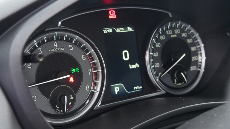 Filozófiai kérdés: ha a műszeregsség a Vitarából már ismerős, de az S-Crossban még nem láttuk... akkor az valójában újdonságnak számít?